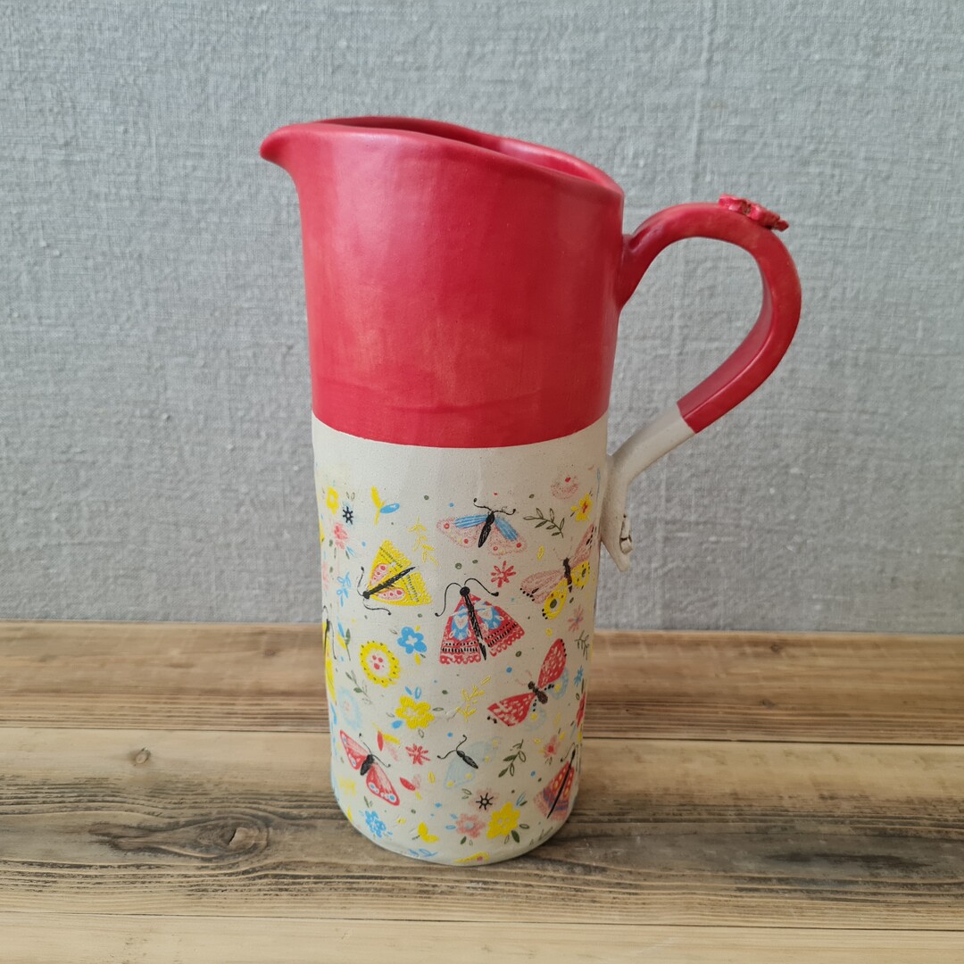 Keramikkrug Blumen und Schmetterlinge